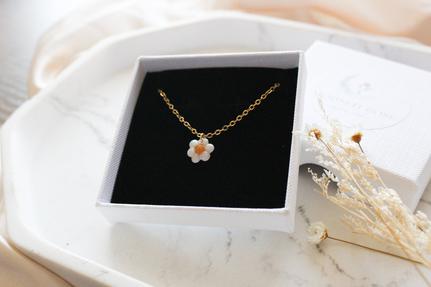 Mini Daisy Necklace