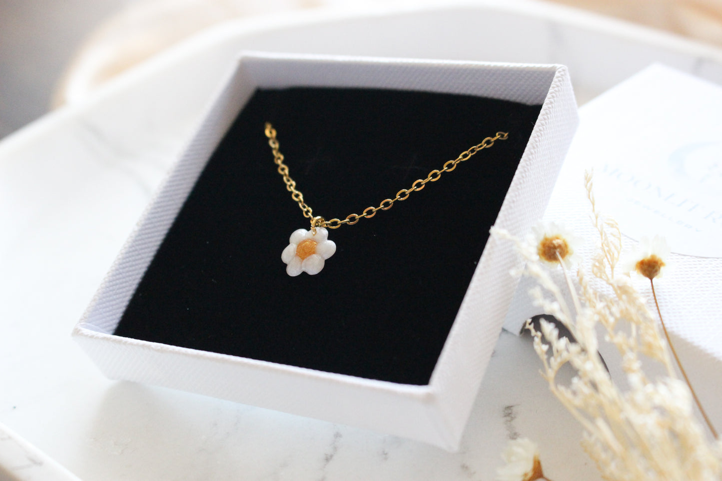 Mini Daisy Necklace